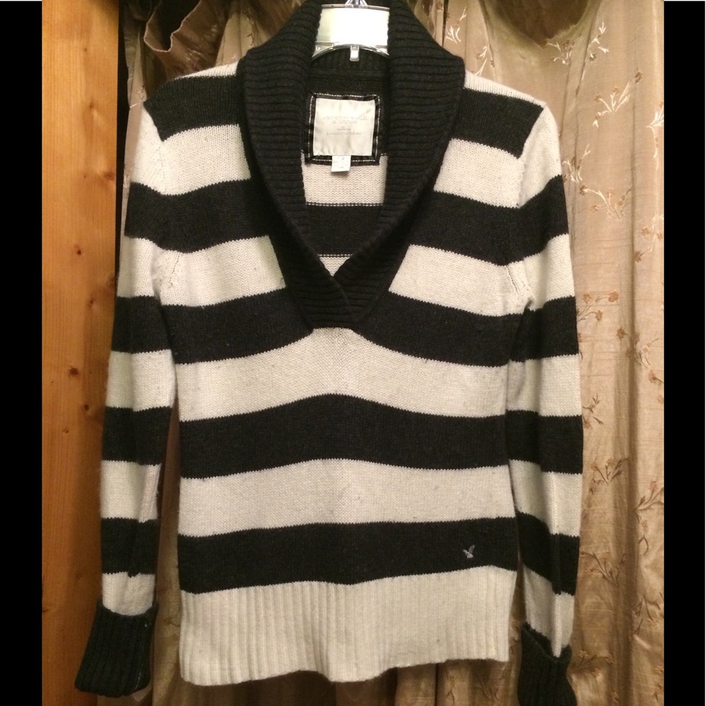American Eagle sweater. B-39